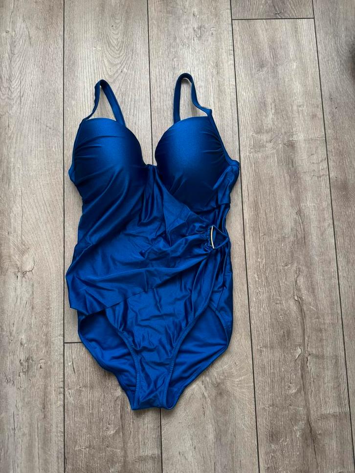 Super mooi nieuw blauw badpak van Livera  (Maat 42 D/E), Kleding | Dames, Badmode en Zwemkleding, Nieuw, Badpak, Blauw, Verzenden
