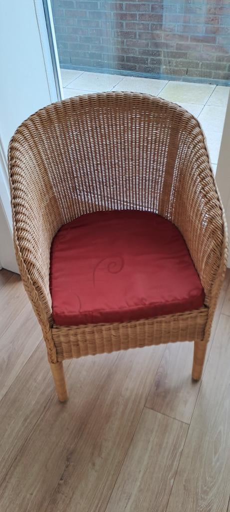 Rotan stoel met kussen, Ophalen of Verzenden