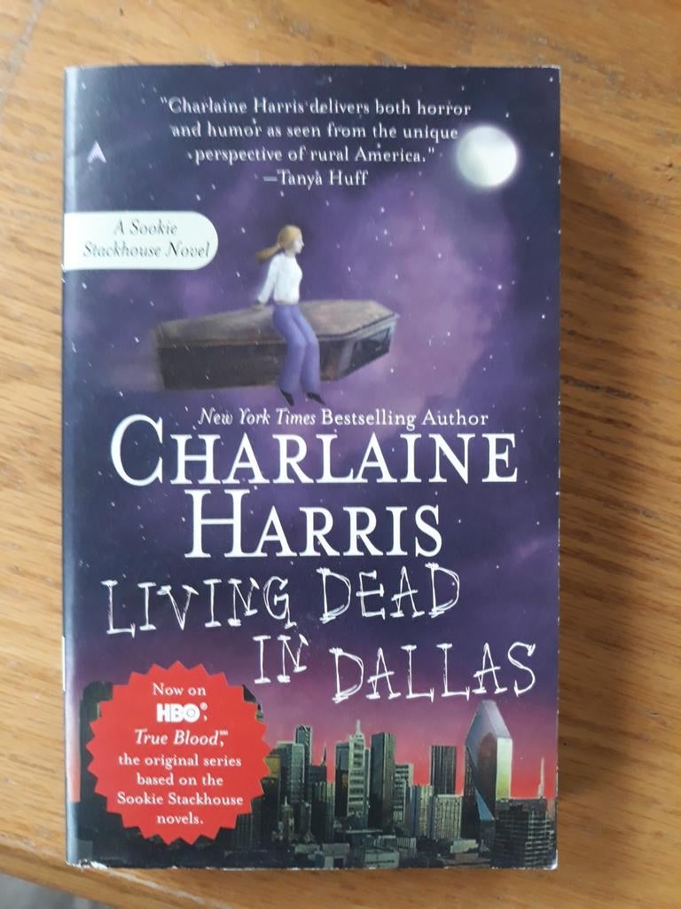 Living dead in Dallas van Charlaine Harris., Boeken, Ophalen of Verzenden, Zo goed als nieuw