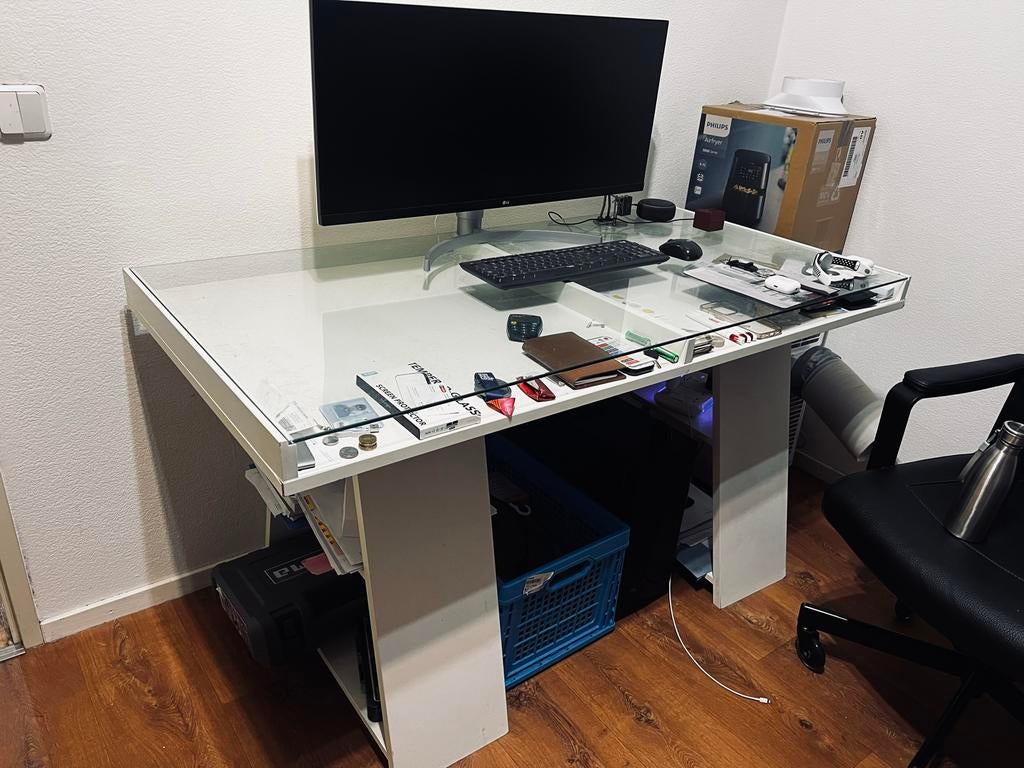 Wit bureau met glazen blad, Huis en Inrichting, Ophalen, Gebruikt