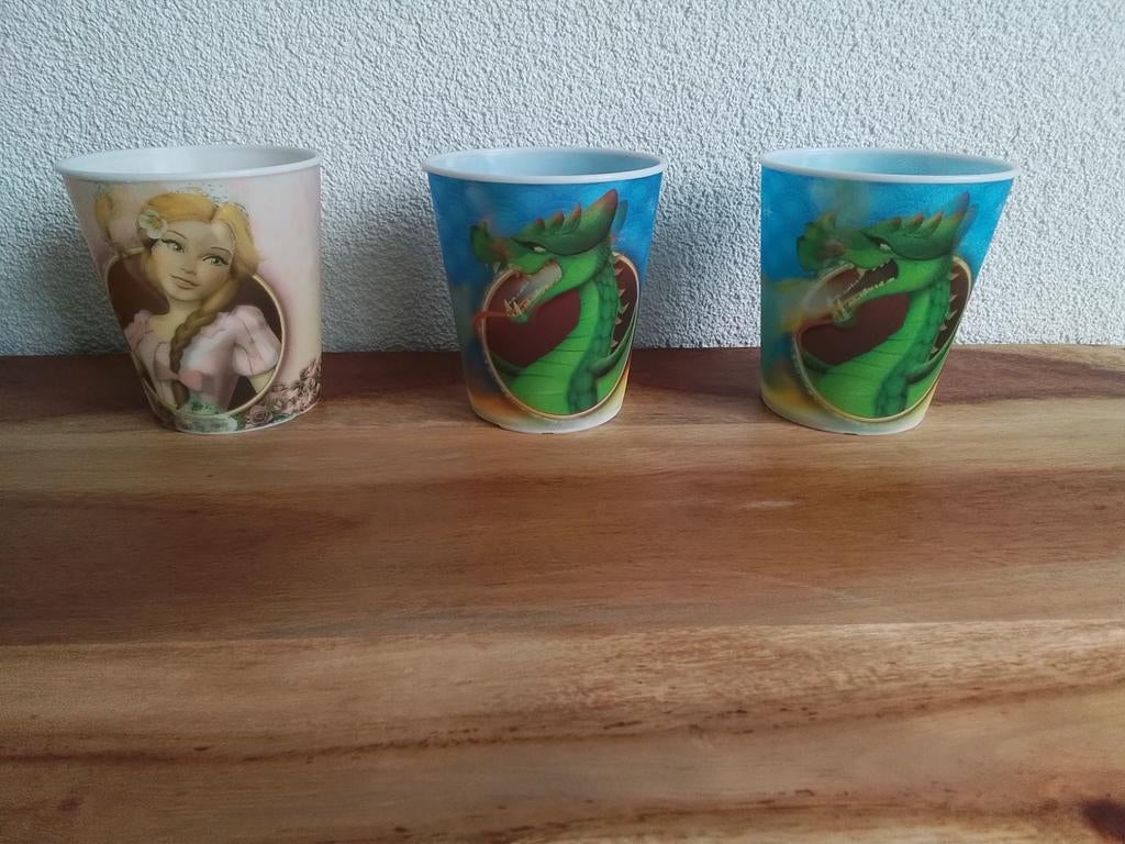 3 sprookjesboom efteling plastic drinkbekers 3d
Draak en ass, Ophalen of Verzenden