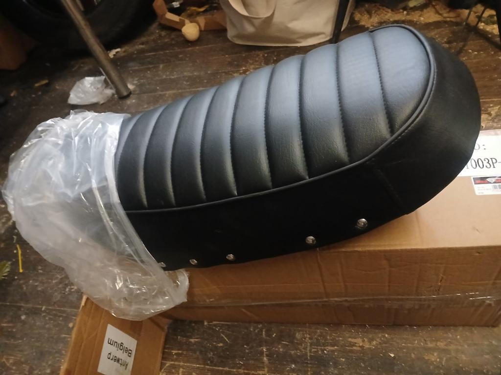 Honda dax zadel, Fietsen en Brommers, Ophalen of Verzenden, Nieuw, Zadel