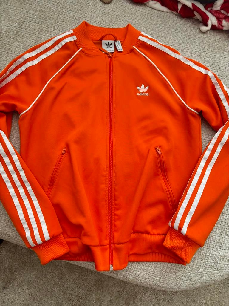 Oranje Adidas vest - Perfect voor Koningsdag!, Kleding | Dames, Tops, Oranje, Ophalen of Verzenden, Zo goed als nieuw, Lange mouw