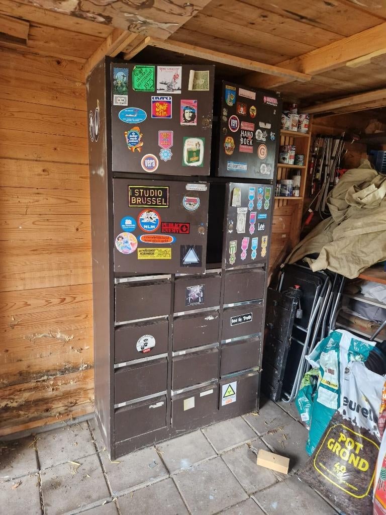 vintage metalen bruine opberg/archiefkast, Ophalen