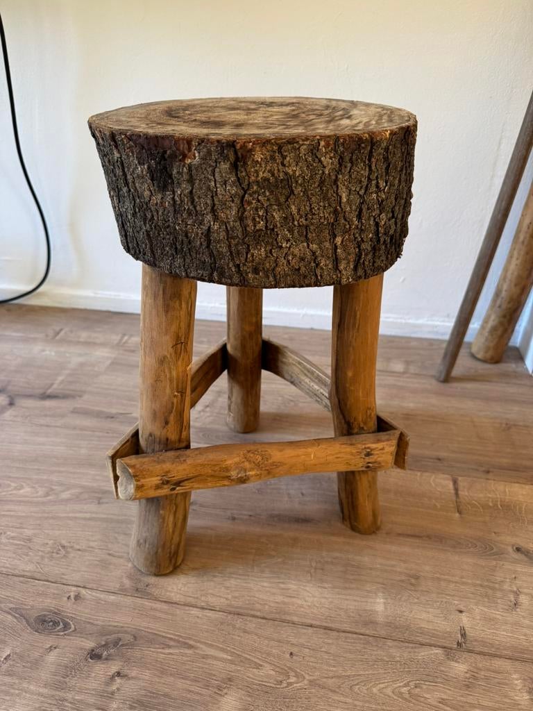 Robuust houten krukje / bijzettafel / plantenstandaard, Ophalen of Verzenden, Gebruikt, Hout