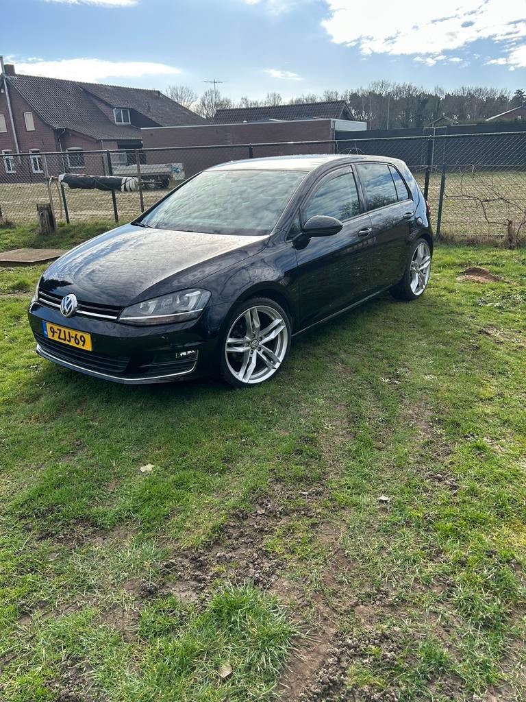 Volkswagen Golf 1.4 TSI 110KW 5D DSG 2015 Zwart, Auto's, Volkswagen, Startonderbreker, Zwart, 4 cilinders, Leder en Stof