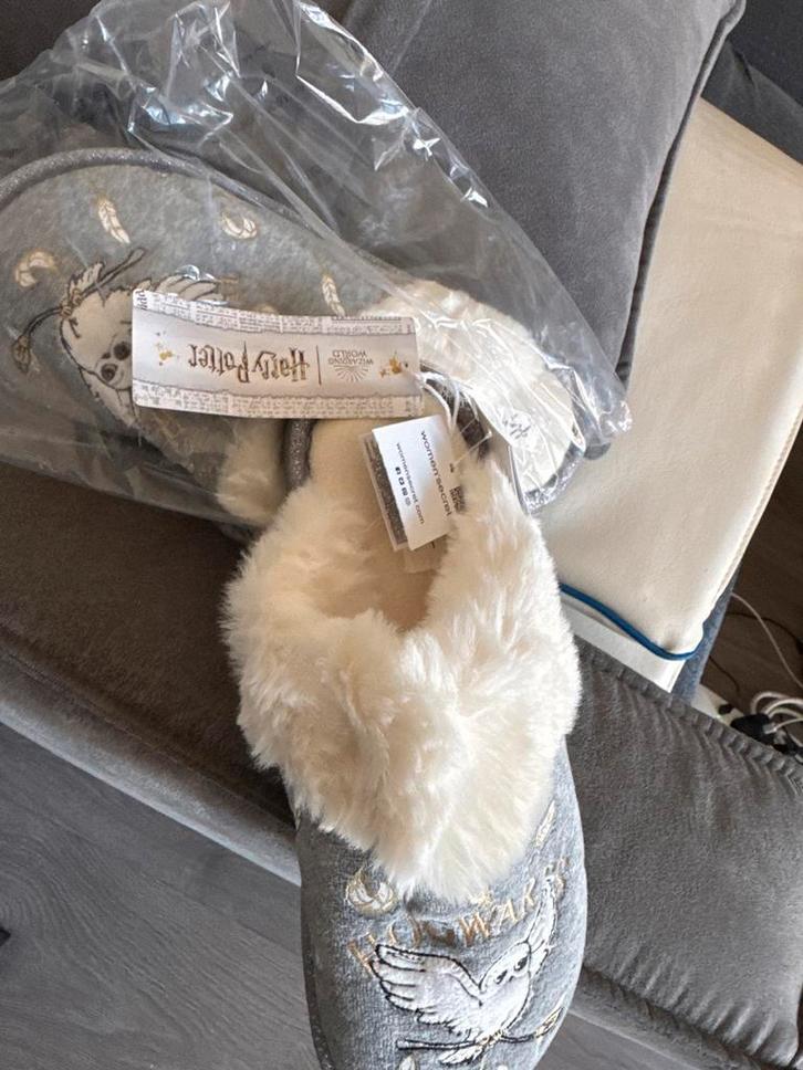 Harry Potter Hedwig Pantoffels - Nieuw, Kleding | Dames, Schoenen, Nieuw, Pantoffels of Sloffen, Grijs, Ophalen of Verzenden