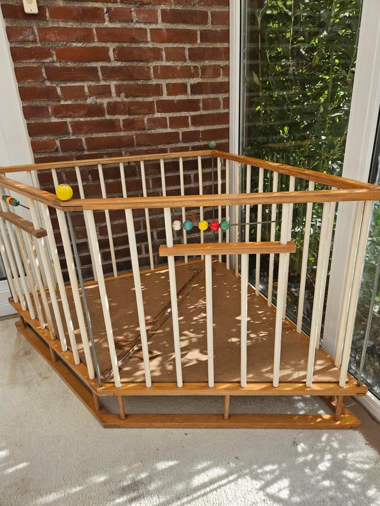 Hoek retro box in wiebertjes vorm, Kinderen en Baby's, Boxen, Ophalen