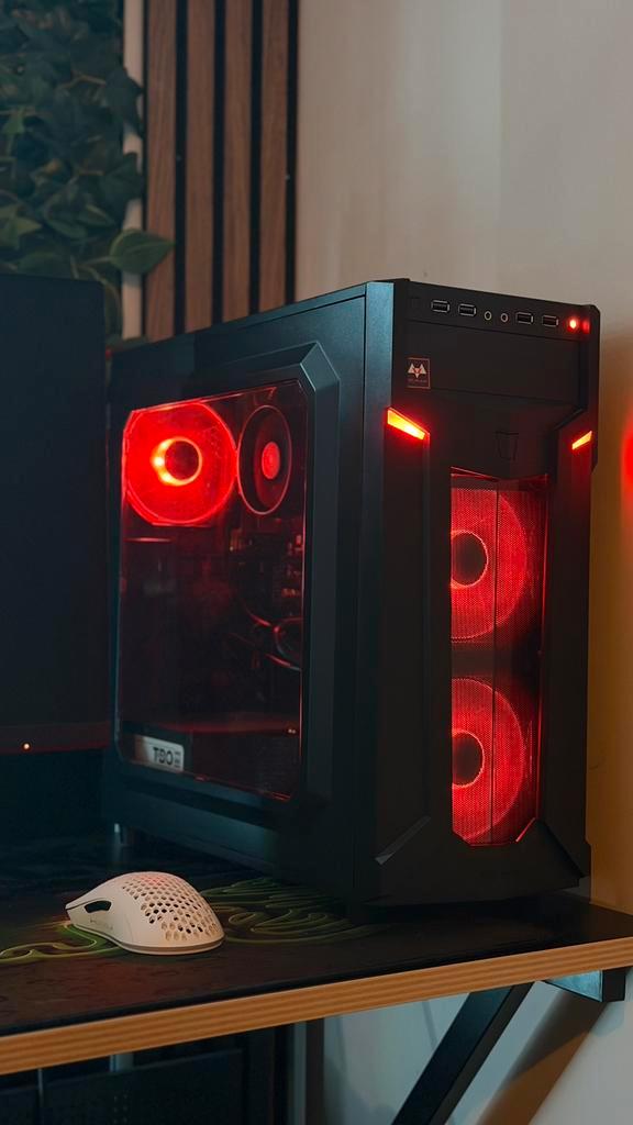 RGB Desktop PC – 8GB RAM – Sharkoon VG6 – Upgrade Klaar, Computers en Software, Desktop Pc's, Zo goed als nieuw, Gaming, Ophalen