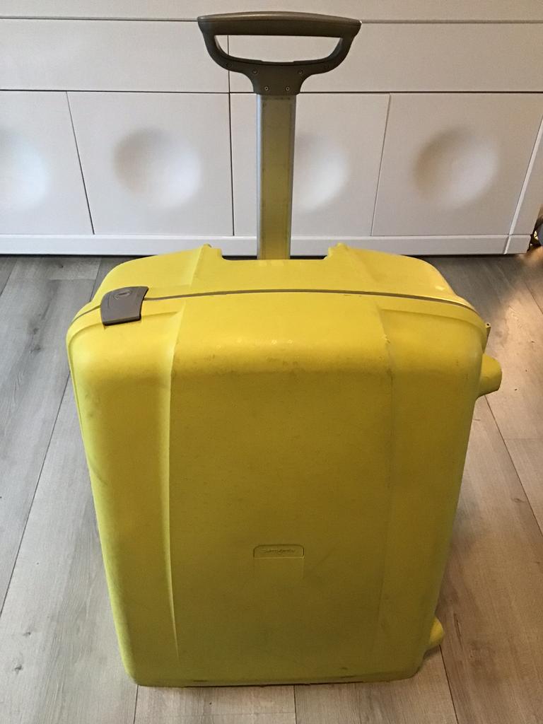 Verkoop uit een partij van 14 Samsonite koffers, Sieraden, Tassen en Uiterlijk, Koffers, Wieltjes, Gebruikt, Zie per koffer mijn andere advertenties, voor meer foto’s per koffer, verdere toelichting en de prijs per koffer.