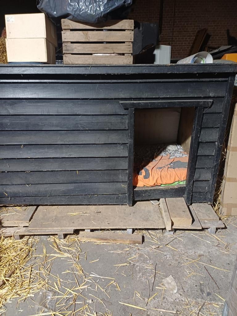 Te koop, ruim hondendenok, Ophalen, Zo goed als nieuw, 110 cm of meer, 65 tot 100 cm