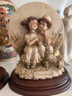 Porseleinen beeldwerk Fl. Giuseppe Armani - Romantisch tafer, Antiek en Kunst, Groep mensen, Ophalen of Verzenden, Steen of Keramiek