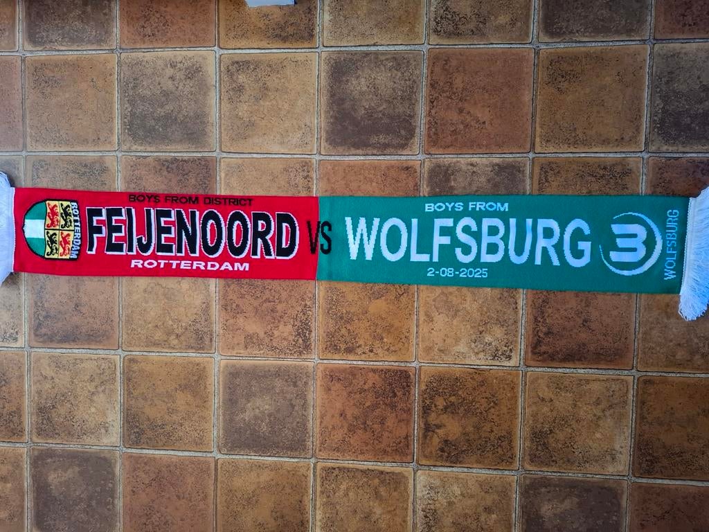 Wedstrijd sjaal wolfsburg, Ophalen of Verzenden, Nieuw, Feyenoord, Vaantje of Sjaal