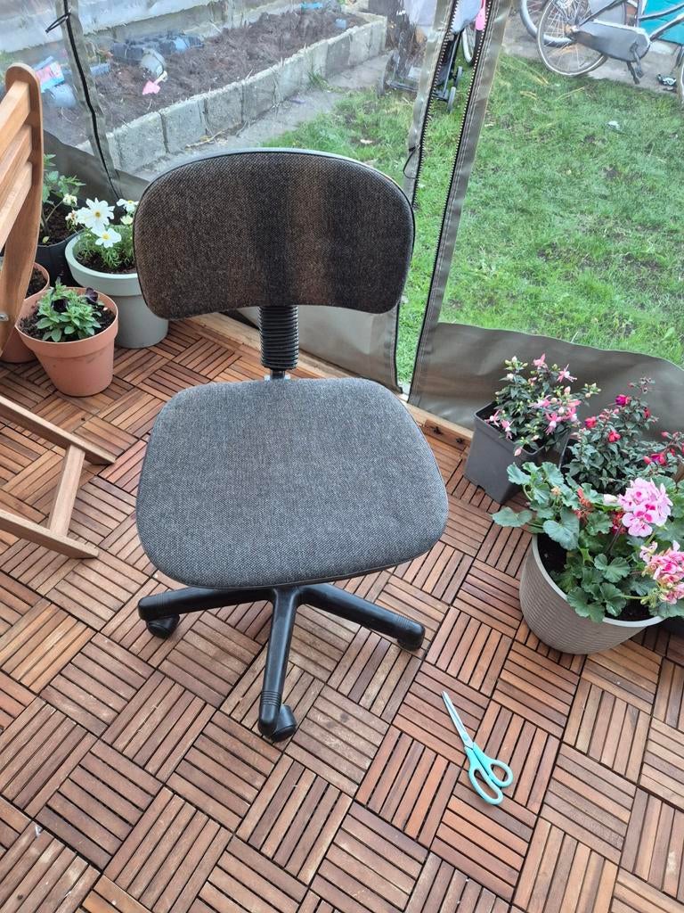 Comfortabele bureaustoel - Grijs, Ophalen of Verzenden, Gebruikt, Grijs, Bureaustoel