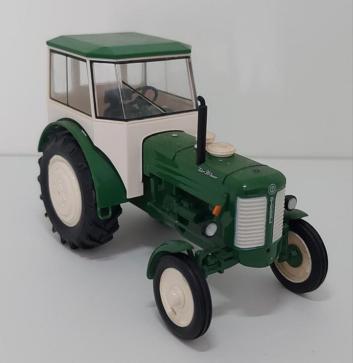 Zetor 50 super uit 1966 schaal 1:32, Hobby en Vrije tijd, Modelauto's | 1:32, Zo goed als nieuw, Tractor of Landbouw, Overige merken