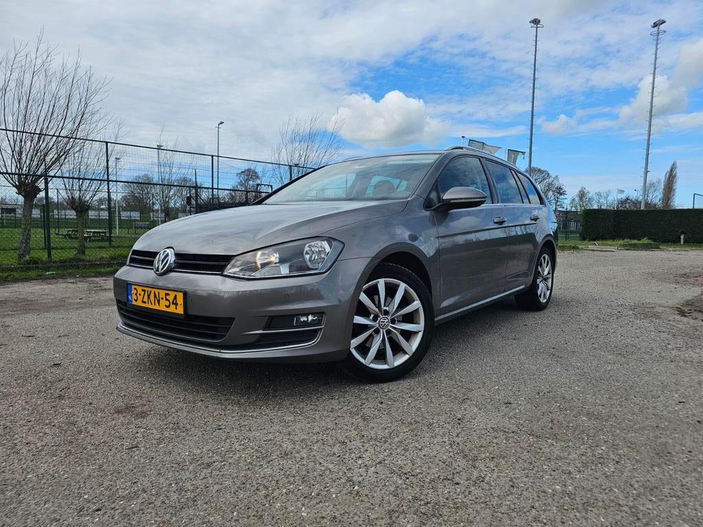 Volkswagen Golf 1.6 TDI 110PK, Business, DSG, 2015, onderhou, Auto's, Volkswagen, 4 cilinders, 700 kg, Leder en Stof, Origineel Nederlands