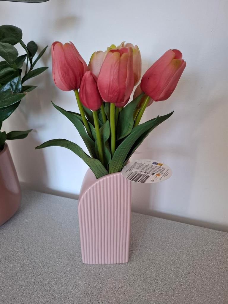 Roze vaas met kunsttulpen, Ophalen of Verzenden, Overige kleuren, Aardewerk of Porselein, Minder dan 50 cm