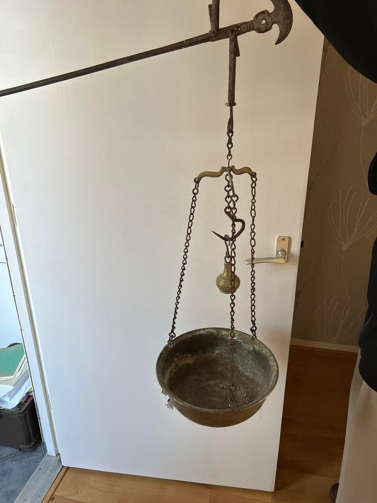 Antieke Weegschaal met Kettingen, Ophalen