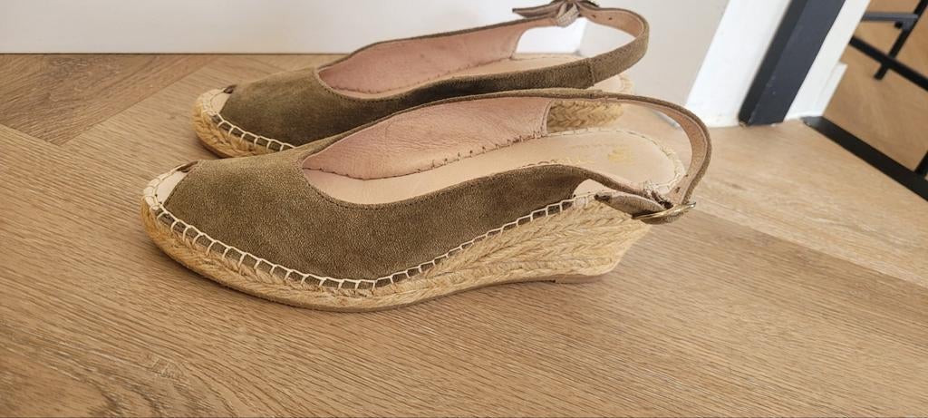 Macarena espadrilles sleehak maat 37 suede leer Nieuw!, Nieuw, Ophalen of Verzenden, Espadrilles of Moccasins, Macarena
