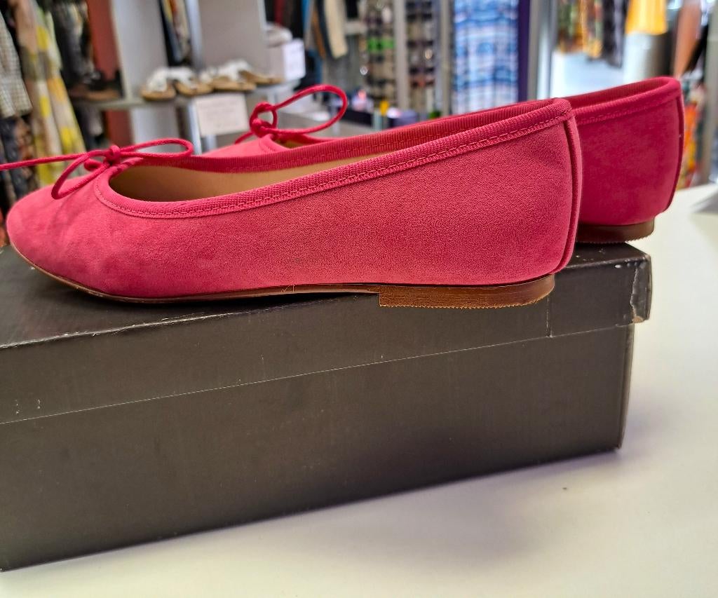 Giulia knal roze ballerina's met strikje maat 37 artnr 48720, ., Giulia, Zo goed als nieuw, Roze