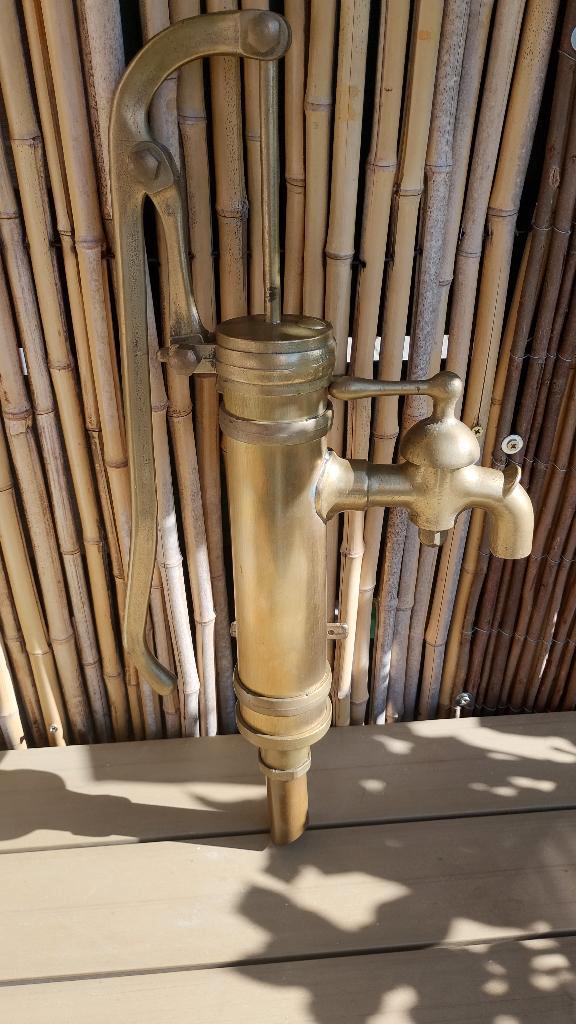 Antieke messing waterpomp in topstaat, Tuin en Terras, Waterpompen, Zo goed als nieuw, Handmatig, Overige typen, Ophalen