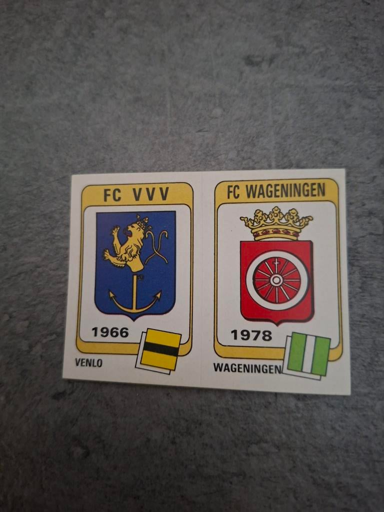 Panini sticker Voetbal 84. Emblemen FC VVV/FC Wageningen., Verzenden, Zo goed als nieuw, Sticker