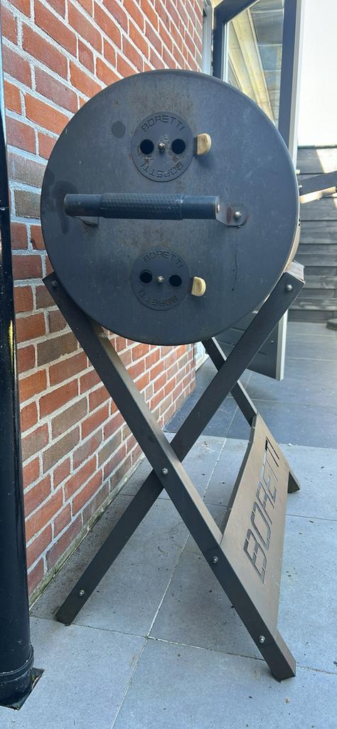 Boretti barilo bbq, Ophalen, Gebruikt, Met accessoires