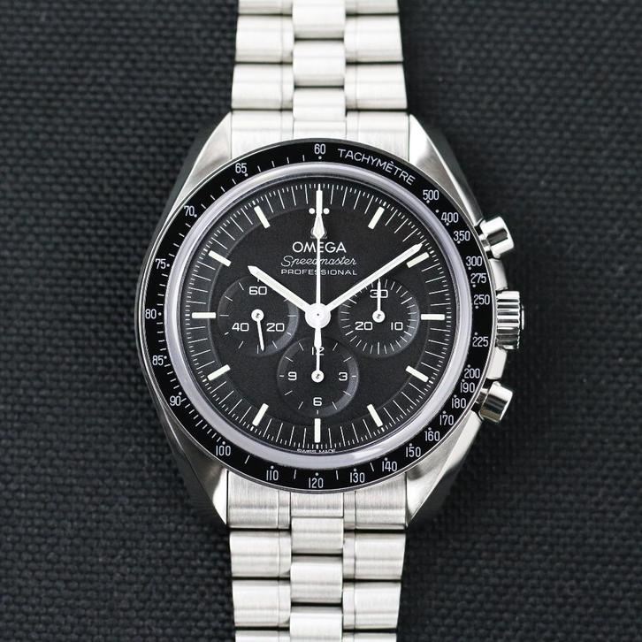 Omega Speedmaster Moonwatch Sapphire 42 (Zeer goed/ 2022), Sieraden, Tassen en Uiterlijk, Horloges | Heren, Zo goed als nieuw