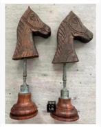 2 x antiek paard op metaal houten voet, India prijs per stuk, Ophalen of Verzenden