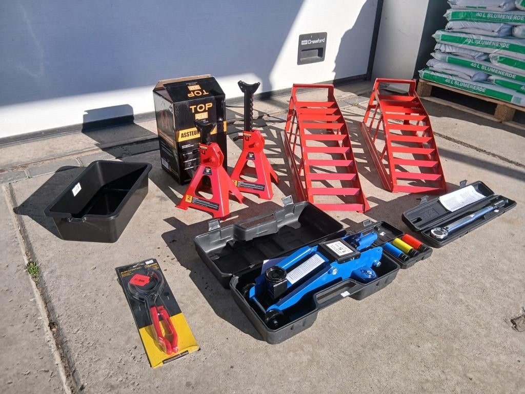 Nieuwe complete garage werkplaats set oprijbokken asteunen, Auto diversen, Autogereedschap, Ophalen of Verzenden, Nieuw