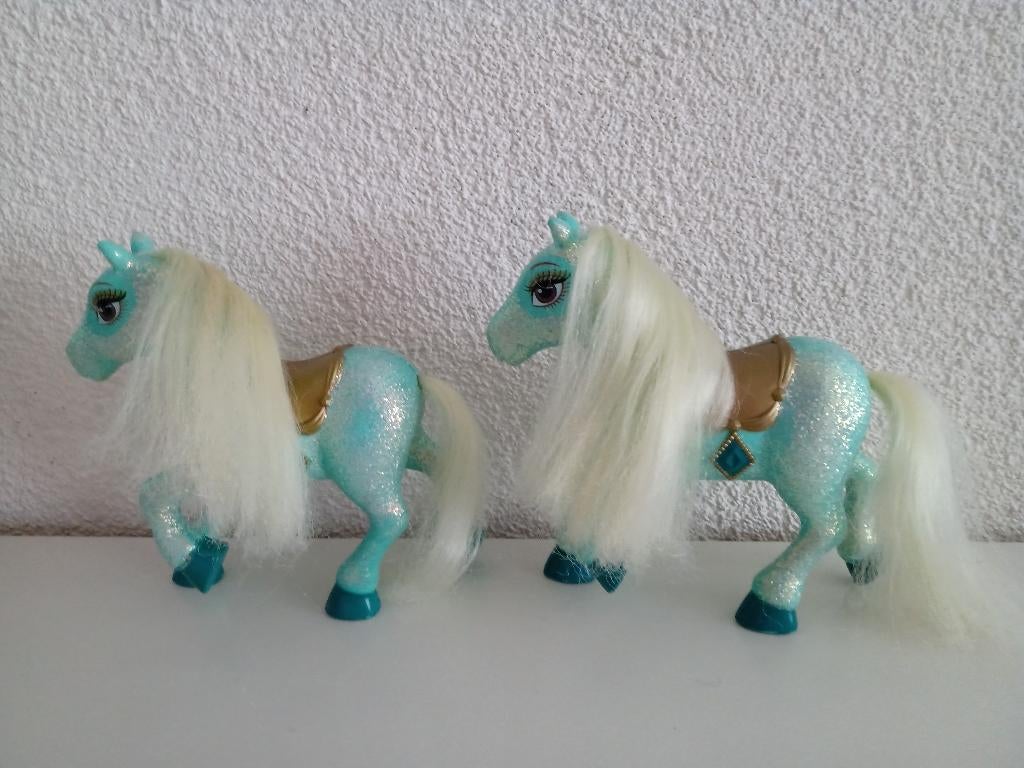 2x Sparkle Pony Mini Muse Kelly Barbie en het Diamantkasteel, Ophalen of Verzenden, Gebruikt, Accessoires