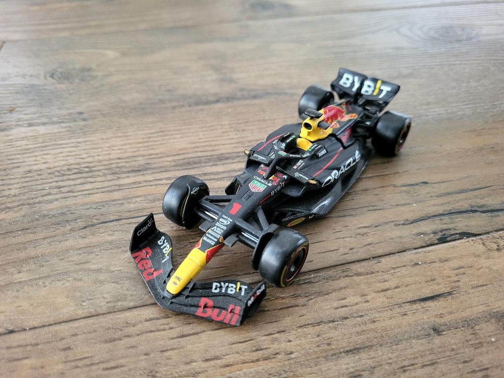 Red Bull Racing Max verstappen RB18. 1:43, Hobby en Vrije tijd, Modelauto's | 1:43, Ophalen of Verzenden, Zo goed als nieuw, Auto