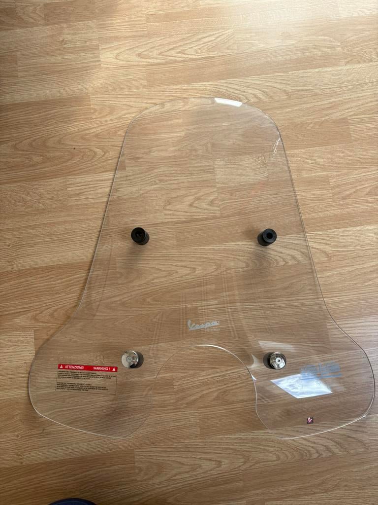 Vespa scherm, Ophalen, Benzine