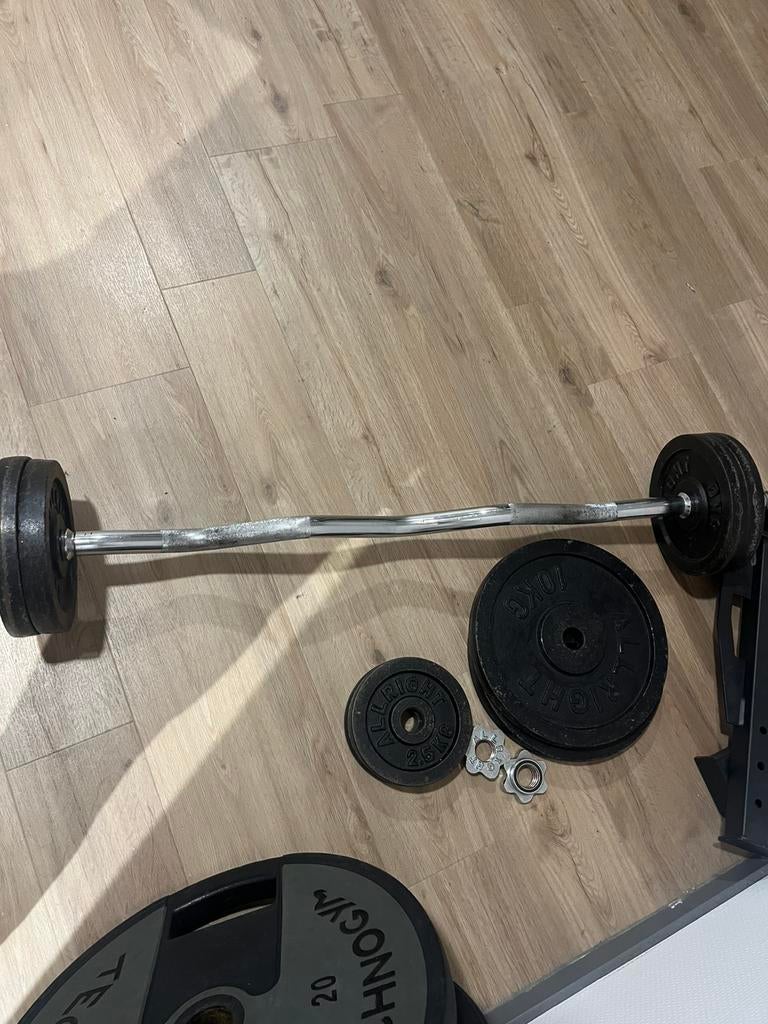 Ez bar met schijven, Sport en Fitness, Fitnessmaterialen, Ophalen, Gebruikt