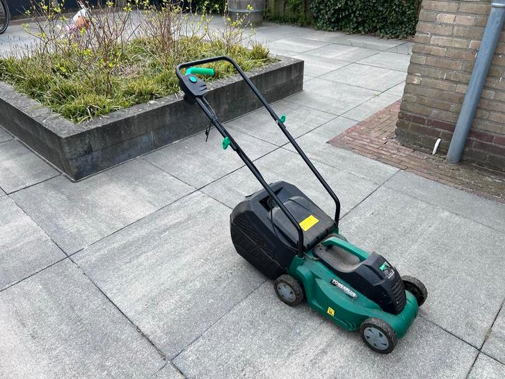 Powerplus elektrische grasmaaier POW63701 - Werkt prima, Tuin en Terras, Grasmaaiers, Gebruikt, Elektrische grasmaaier, 30 t/m 39 cm