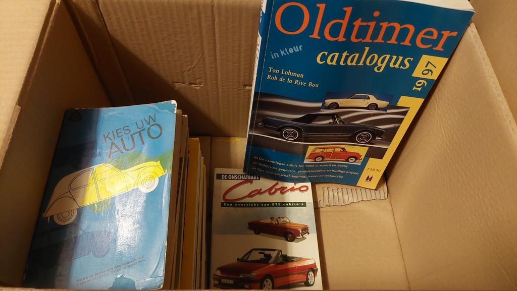 Klein partij auto catalogussen jaren 60, 70, 80, 90, 2000, Boeken, Auto's | Boeken, Ophalen of Verzenden, Gelezen, Algemeen
