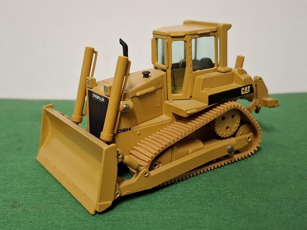 Caterpillar D6H  bulldozer Conrad 1/50, Ophalen of Verzenden, Zo goed als nieuw, Overige typen, Conrad