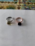 Twee ringen met steen, zilverkleurig en roségoudkleurig, Ophalen of Verzenden, 17 tot 18, Zilver, Dame