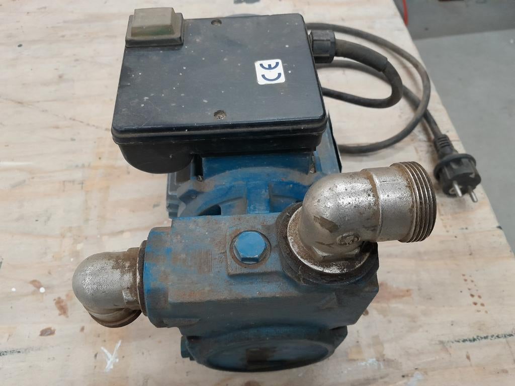 Dieselpomp 230V., Ophalen