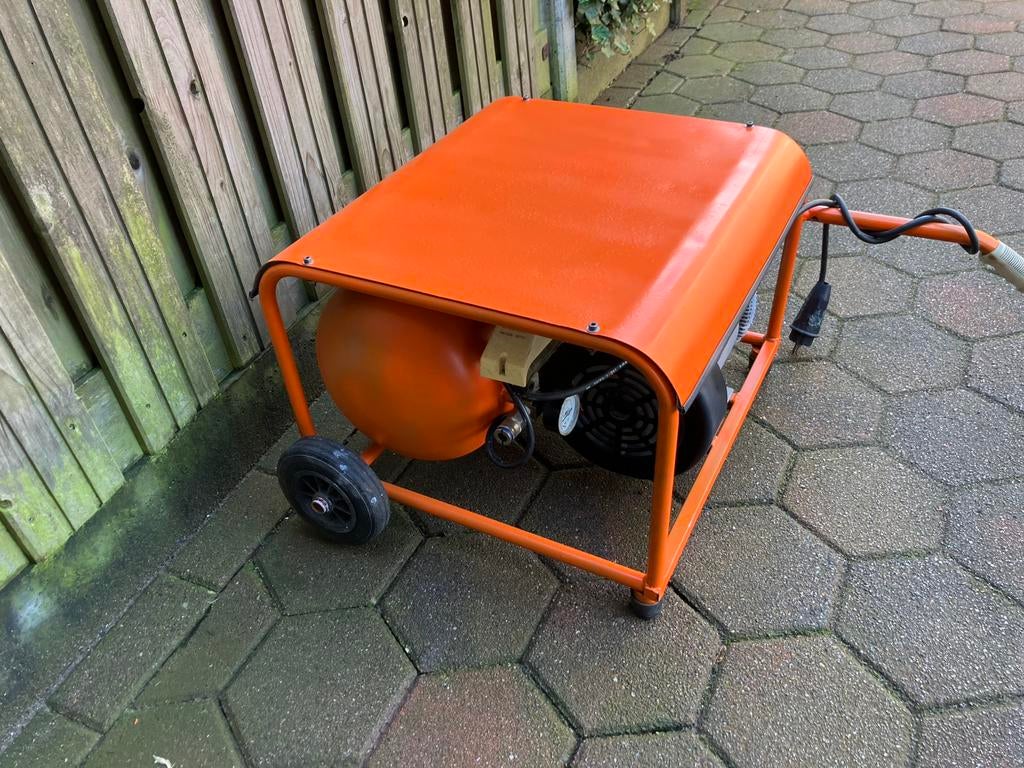 Verrijdbare olievrijr compressor SPERO, Doe-het-zelf en Verbouw, Compressors, Minder dan 25 liter, Ophalen, Zo goed als nieuw