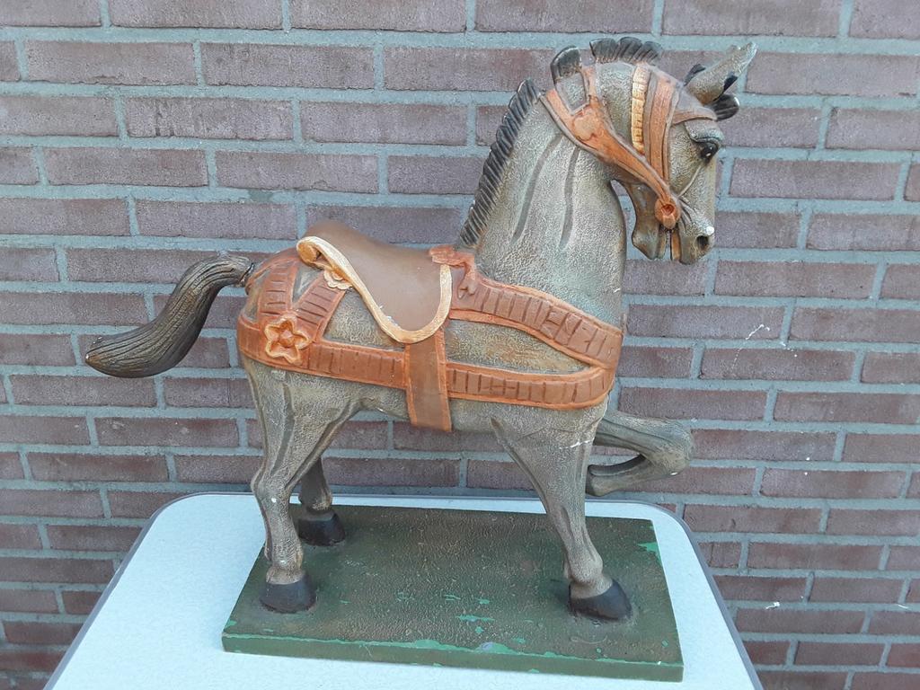 Prachtig brocante paard, Ophalen