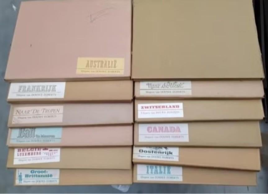 12 Douwe Egberts plaatjes boeken landen in origineel karton, Ophalen, Zo goed als nieuw, Piet Bakker, Plaatjesalbum