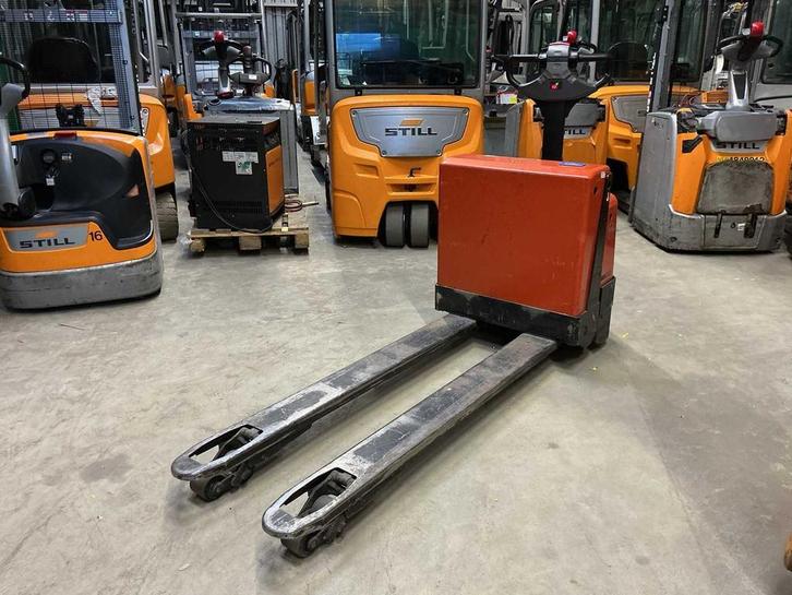 BT - LWE180 - Elektrische palletwagens - 2006, Zakelijke goederen, Machines en Bouw | Heftrucks en Intern transport, Palletwagen
