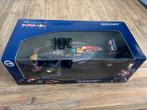 Infiniti Red Bull RB10 Sebastian Vettel Minichamps 1:18, Ophalen, Zo goed als nieuw, MiniChamps