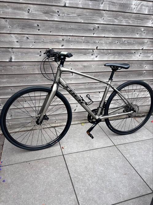 Trek FX 4 - S - (damesfiets sport), Fietsen en Brommers, Fietsen | Dames | Sportfietsen en Toerfietsen, Zo goed als nieuw, 15 tot 20 versnellingen
