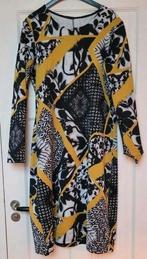 Dames jurk in mooie print. Maat 42/44, Ophalen of Verzenden, Zo goed als nieuw, Maat 42/44 (L), Onder de knie