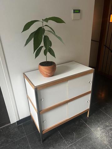 Mooie witte Kewlox kast / dressoir beschikbaar voor biedingen