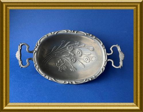 Oud tinnen schaaltje met bloemen en vlinder, Antiek en Kunst, Antiek | Tin, Ophalen of Verzenden