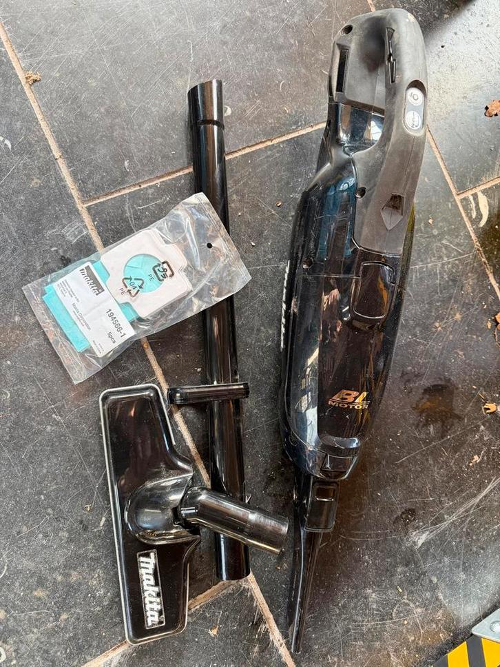 Makita DCL282F Accu Stofzuiger, Witgoed en Apparatuur, Stofzuigers, Gebruikt, Stofzuiger, Reservoir, Ophalen of Verzenden