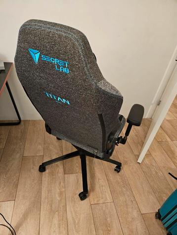 Secretlab Titan EVO XL gaming chair beschikbaar voor biedingen